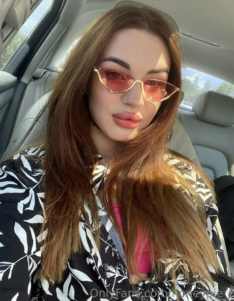 honeypie f model erotic photos