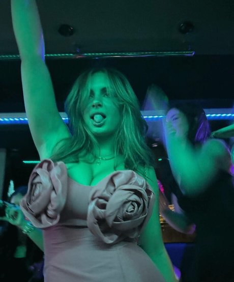 Sara Bella Harris naked pornstar photos