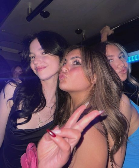 Sara Bella Harris erotic actress photo