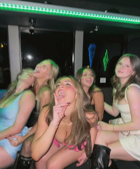 Sara Bella Harris model xxx photos