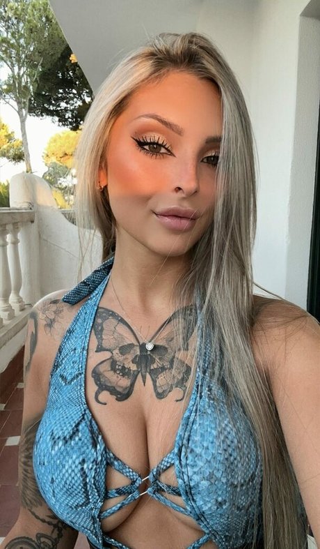 Lenscha fluture model nude image