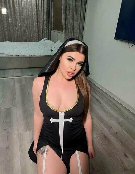 emilage pornographic actress photos