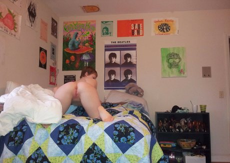 halochick94 hot model image