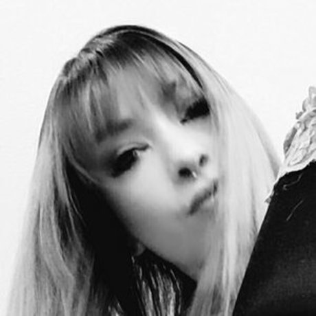 Supersmashoe nice model pic