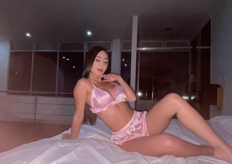 Mia Russo erotic model picture