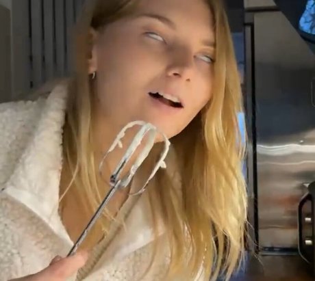 vanessaahlstrom star top image