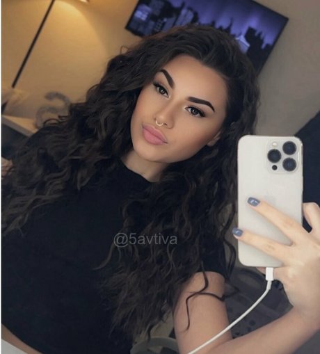 Savtiva hot pornstar images