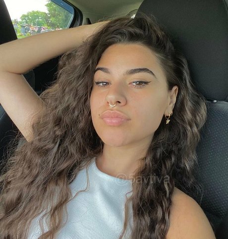 Savtiva model hd pics