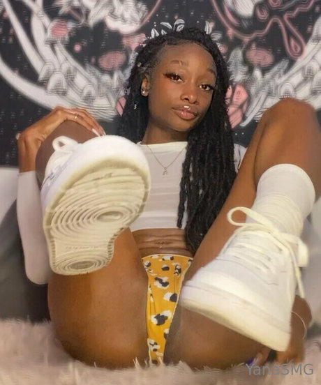 yanasmg model porn image