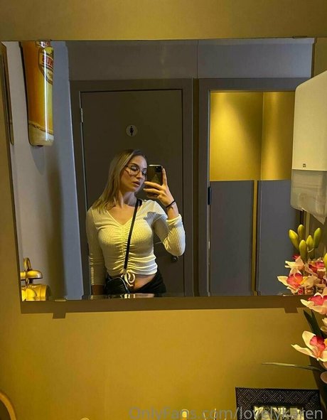 karen tang model nice pictures