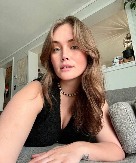 Eva Kay Serres nude pornstar pictures