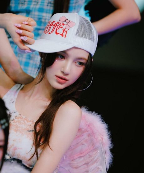 Danielle Marsh model top pics