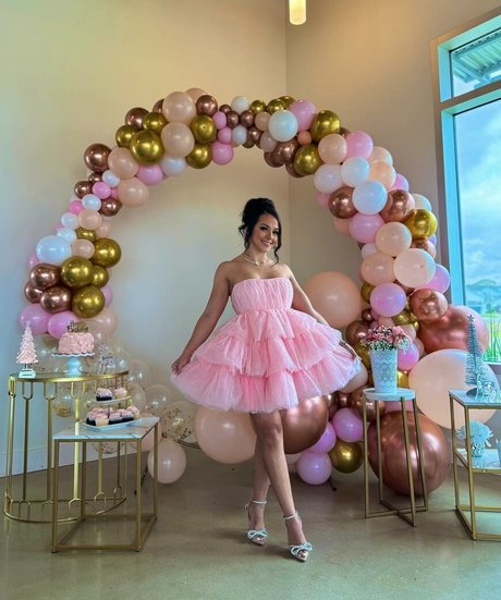 karenn fit beautiful actress pic