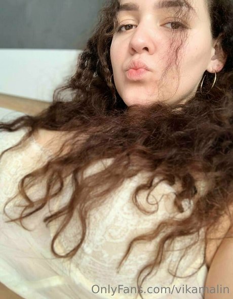 vikamalin porn model image