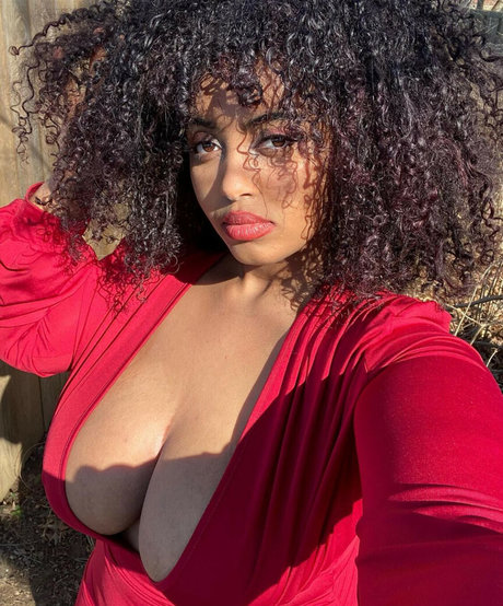 Keyiwot naked pornstar images