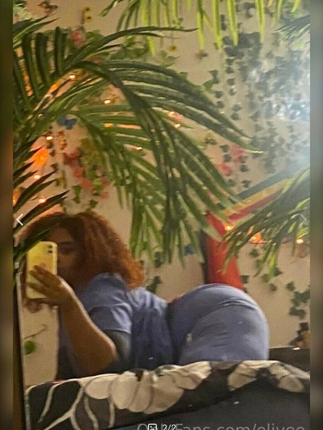 Keyiwot naked pornstar pic