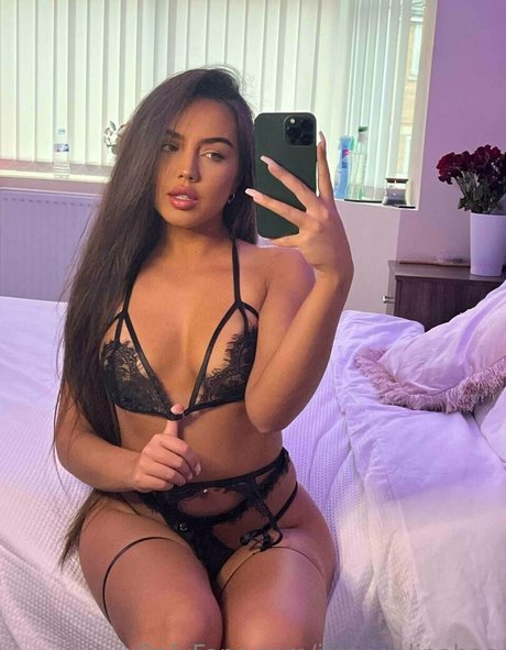 itsangelinabae erotic actress archive