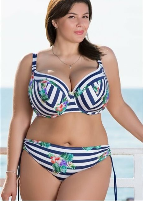 Xenia Queen star naked photo