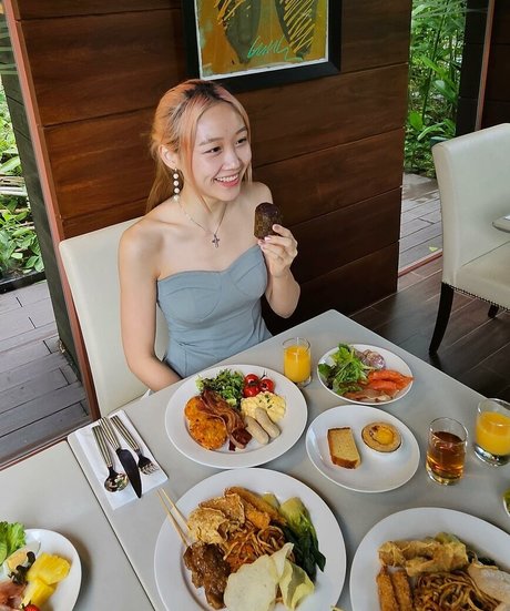 supercatkei model naked photo