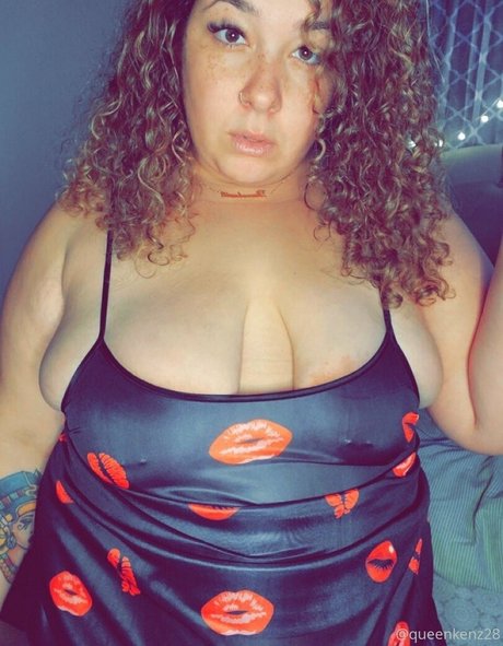 zoeyenvy beautiful model image