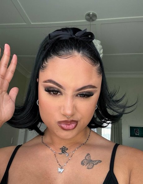 taylaraywhite xxx pornstar image