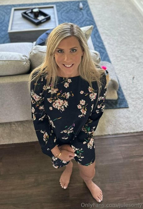 Julesonly model hot image