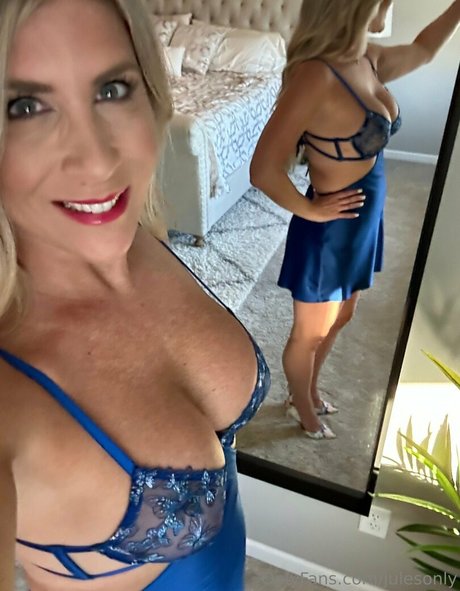 Julesonly naked model images