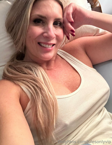 Julesonly nude pornstar images