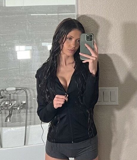 Kissingfae adult model photos