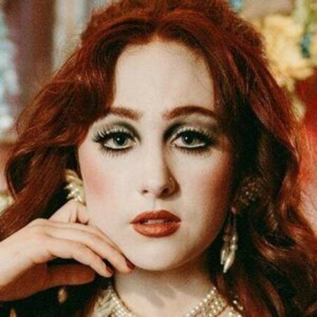 Chappell Roan erotic star images