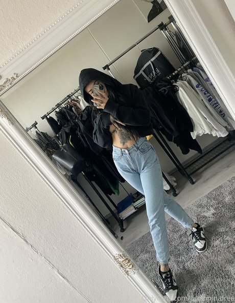 asianiina model free image