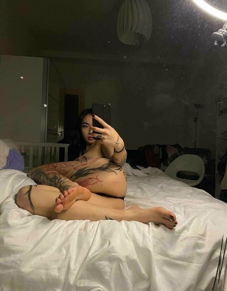 asianiina hd pornstar pics