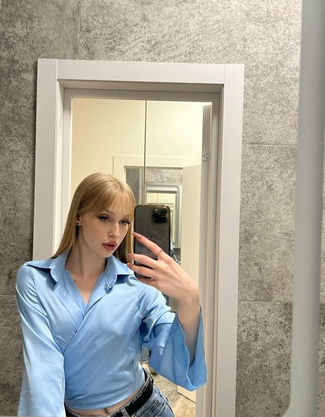 cutie kira sexy star pictures