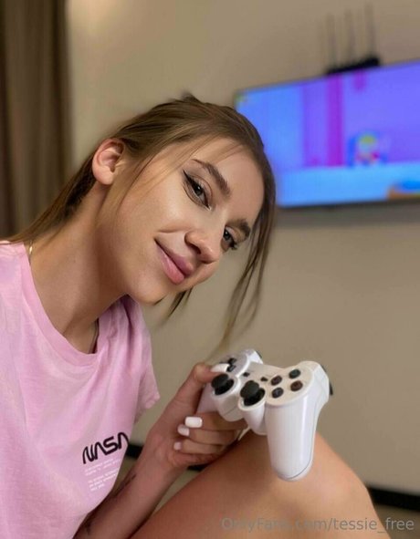 tessie free pornographic model photo