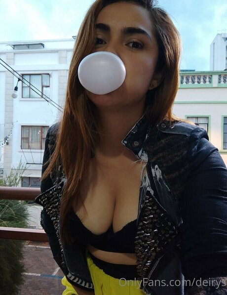 deirys star hot images