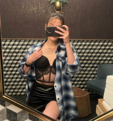 dove124 free model pic