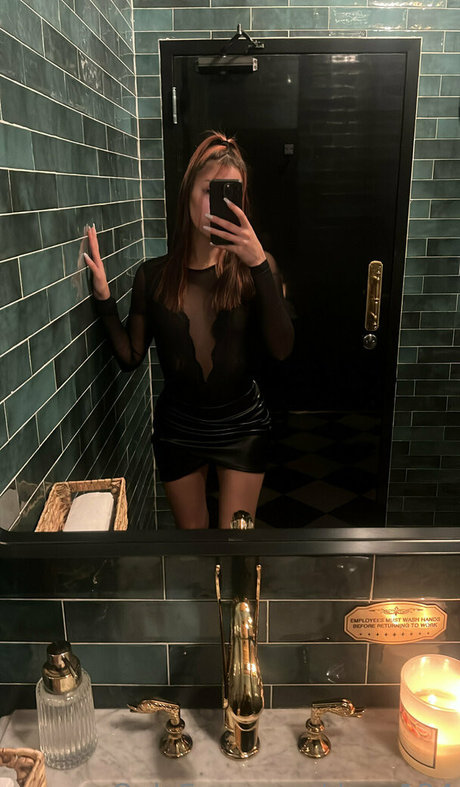 dove124 exclusive star img