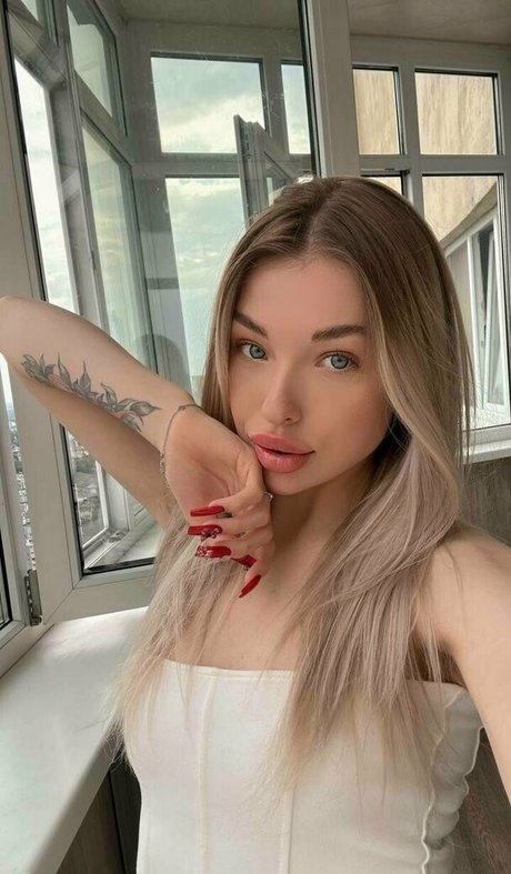 shemale cum in mouth onlyfans beautiful xxx picture