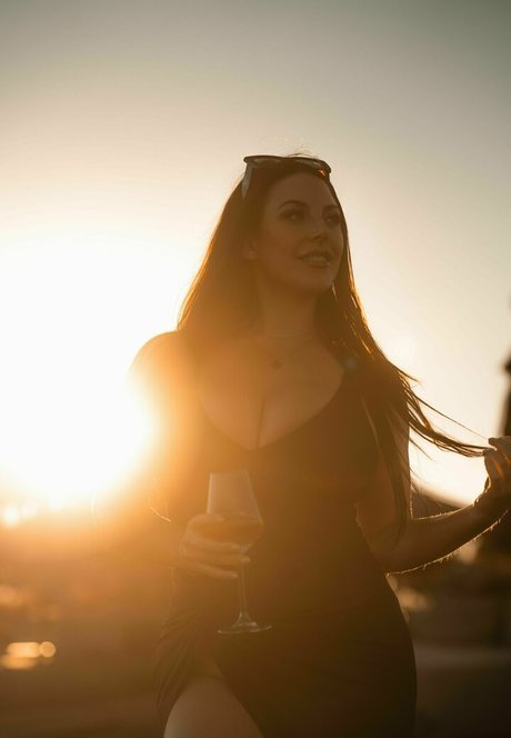 angelawhite erotic model pic