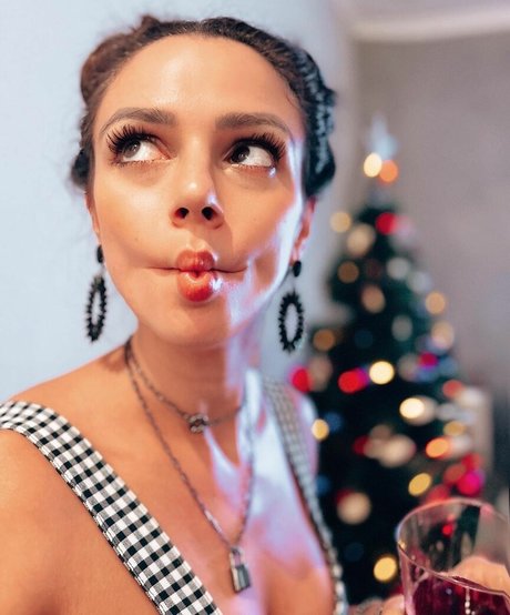 Thaieny Kenis pornstar nudes photos