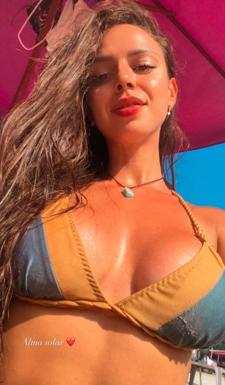 Thaieny Kenis top model pictures