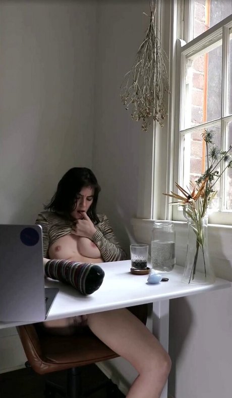 mia tv nudes model galleries