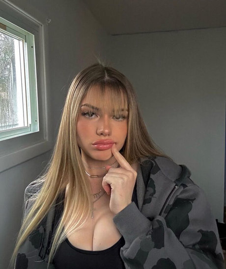 Popsmokes naked actress image