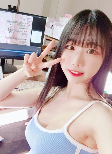 Adilyn nice pornstar picture