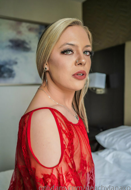 peachylanaxo model naked archive