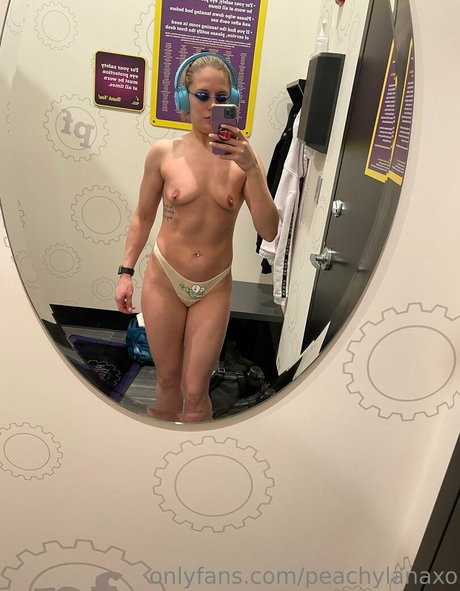 peachylanaxo high quality pornstar pics