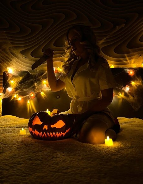 nightivy star pornographic photos