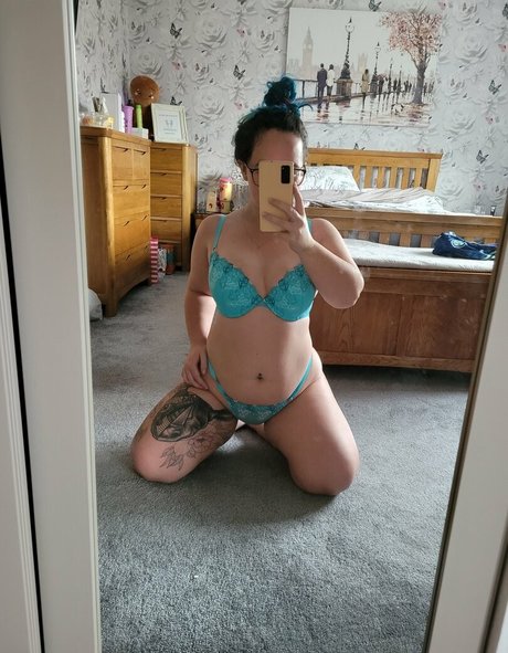 FlirtyDaniellaX erotic pornstar photos