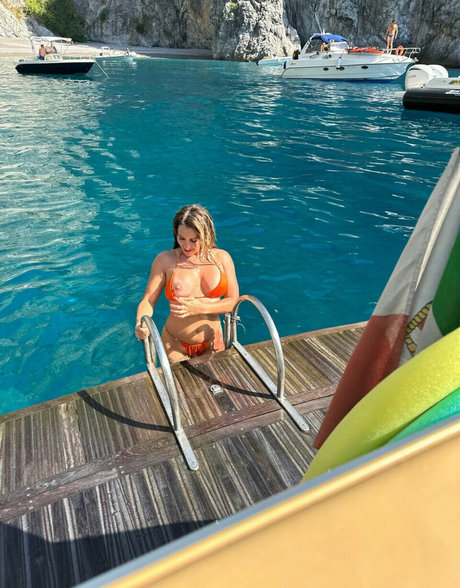 TheLuckyLuci hd pornstar pics