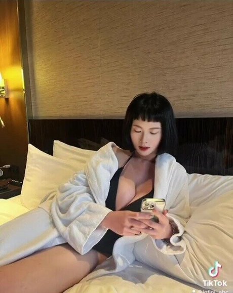 infini abc model erotic picture